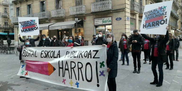 770px-74677euskal-eskola-publikoaz-harro.jpg